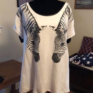 Worn once like new Zebra top
